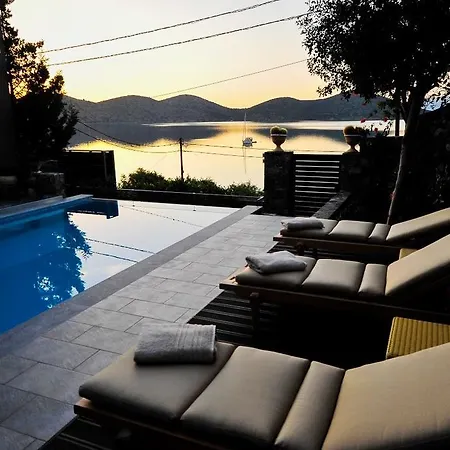 Olous Vila